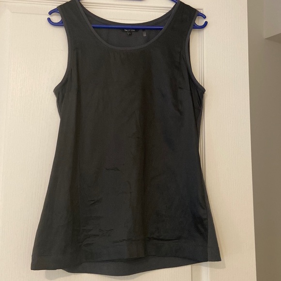 Silk singlet - Picture 1 of 4